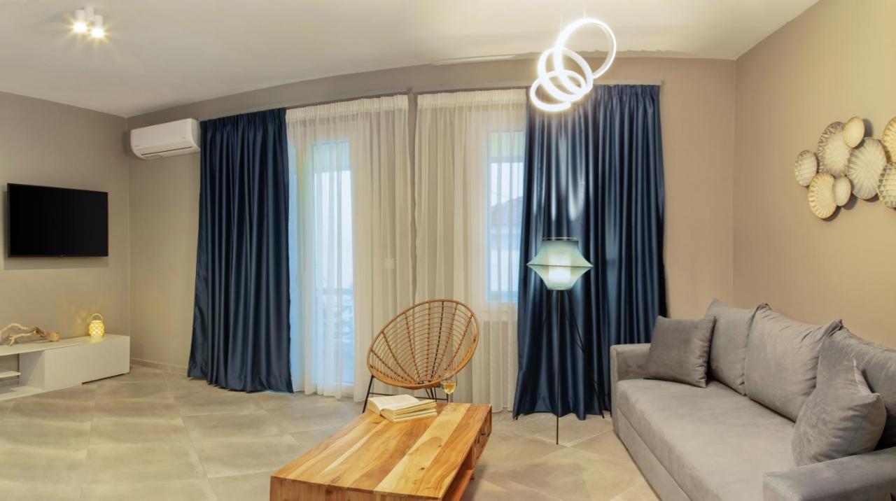 Corali Suites Andros Batsíon Exterior foto