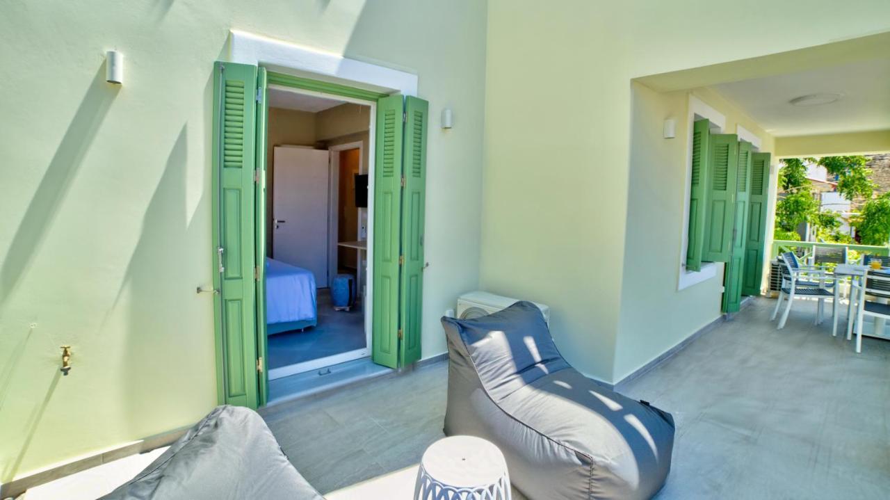 Corali Suites Andros Batsíon Exterior foto