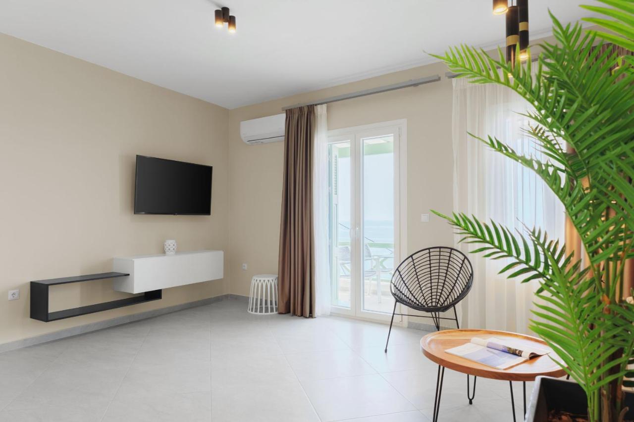 Corali Suites Andros Batsíon Exterior foto