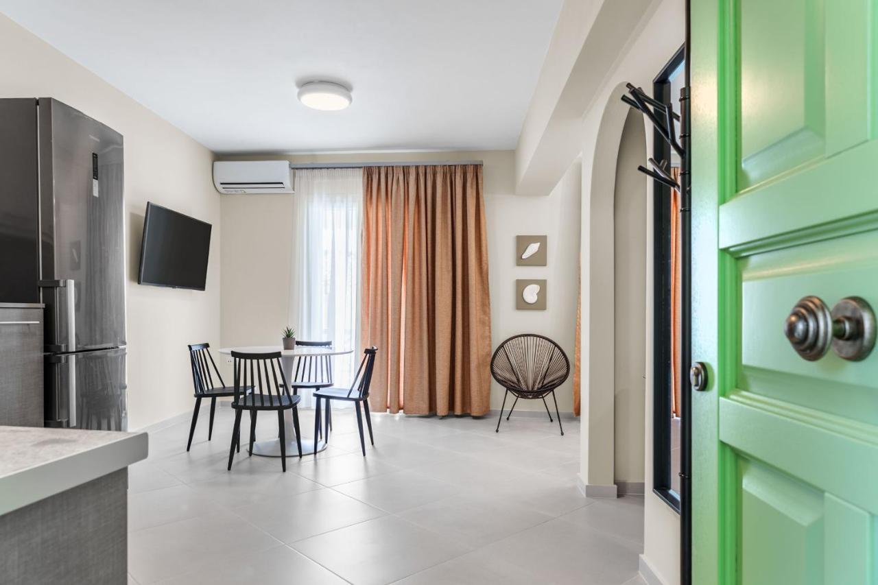 Corali Suites Andros Batsíon Exterior foto